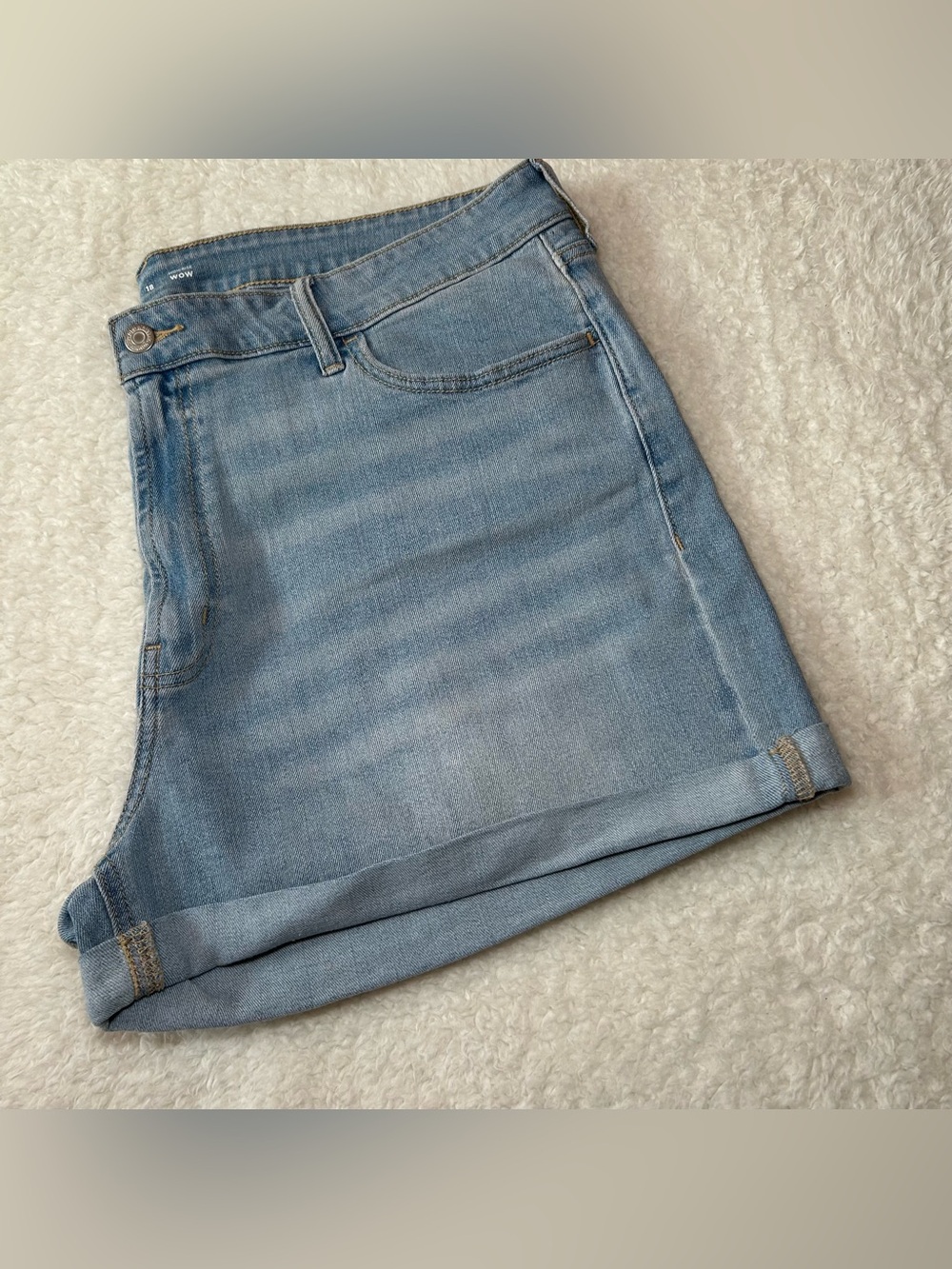 Old Navy High Rise Wow Jean Shorts 18